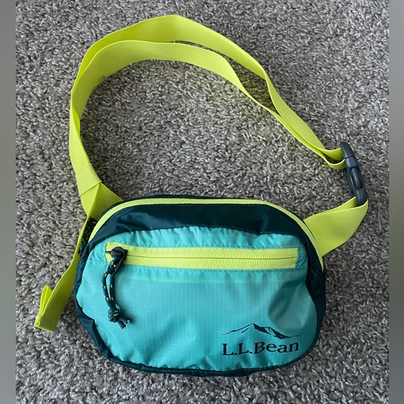 L.L. Bean Handbags - L.L. Bean Stowaway Hip Pack Soft Juniper Ultralight Belt Bag Crossbody
